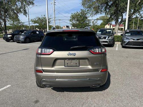 2019 Jeep Cherokee Overland