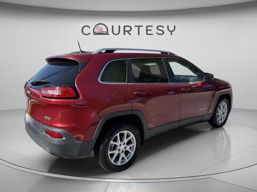 Deep Cherry Red Crystal Pearlcoat 2017 Jeep Cherokee Latitude
