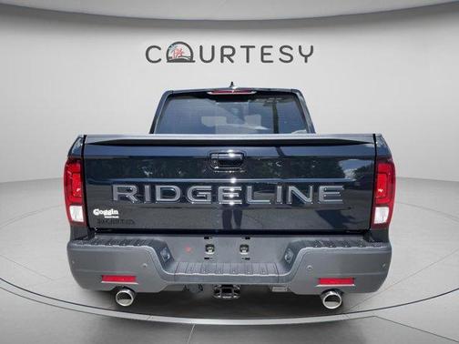 Crystal Black Pearl 2026 Honda Ridgeline Black Edition