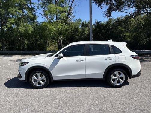 Platinum White 2024 Honda HR-V LX