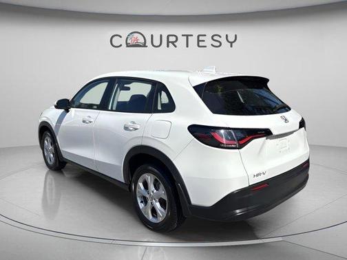Platinum White 2024 Honda HR-V LX
