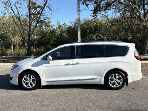 2020 Chrysler Pacifica Touring-L Plus