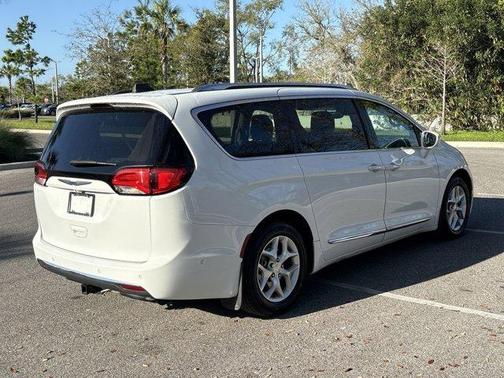 2020 Chrysler Pacifica Touring-L Plus