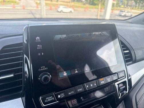 White Diamond Pearl 2018 Honda Odyssey EX-L