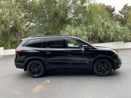 2022 Honda Pilot AWD Black Edition