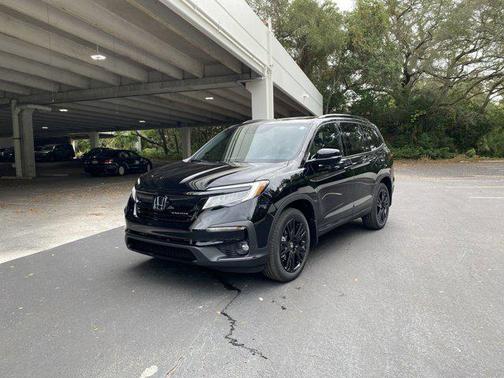 2022 Honda Pilot AWD Black Edition