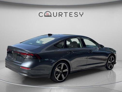 Meteorite Gray Metallic 2026 Honda Accord SE