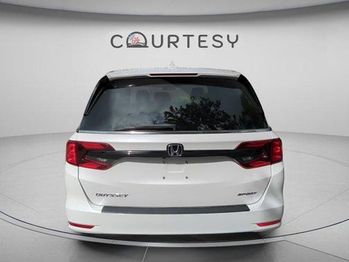 Lunar Silver Metallic 2024 Honda Odyssey Sport
