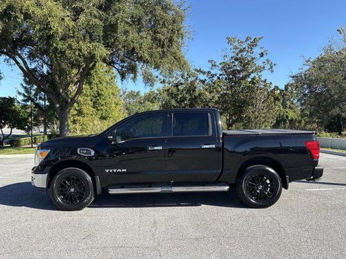 2017 Nissan Titan SV