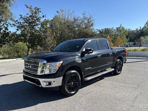 2017 Nissan Titan SV