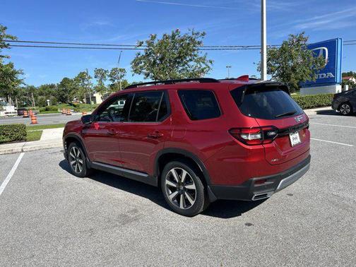 2025 Honda Pilot Touring 8-Passenger