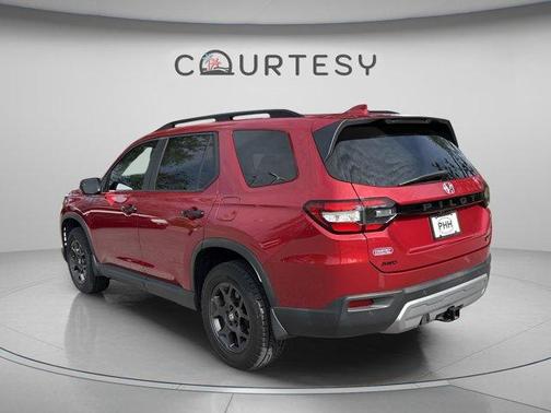 Radiant Red Metallic II 2023 Honda Pilot TrailSport