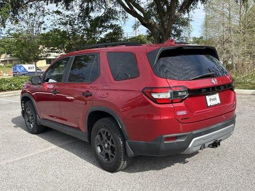 Radiant Red Metallic II 2023 Honda Pilot TrailSport