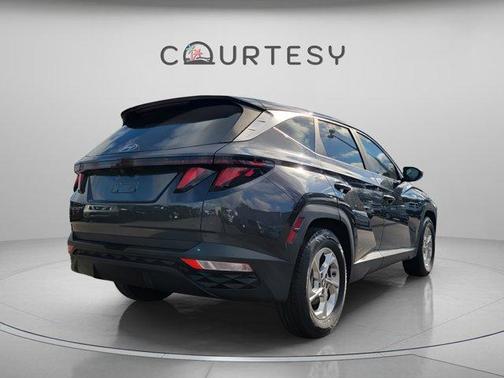 2022 Hyundai TUCSON SE