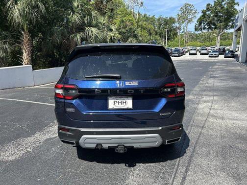 2025 Honda Pilot Touring 8-Passenger
