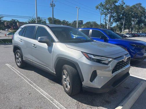 2022 Toyota RAV4 XLE