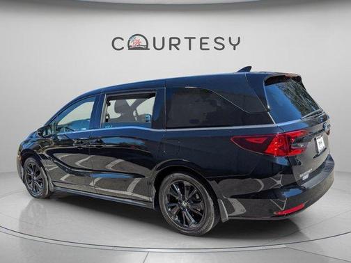 2023 Honda Odyssey Sport