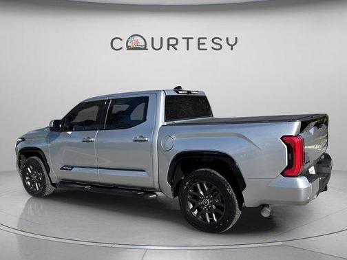 2022 Toyota Tundra Hybrid Platinum