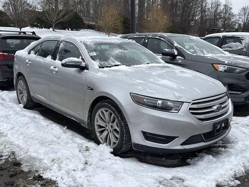 2017 Ford Taurus Limited