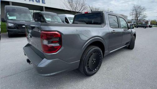 CARBONIZED GRAY METALLIC 2026 Ford Maverick Lobo Standard
