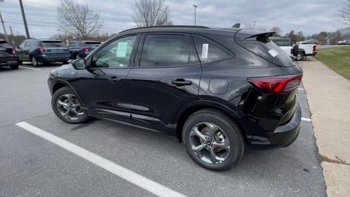 AGATE BLACK METALLIC 2023 Ford Escape ST-Line Select