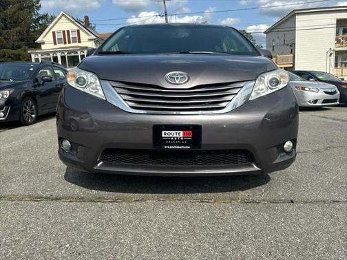 2016 Toyota Sienna XLE