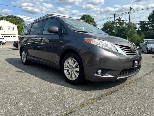 2016 Toyota Sienna XLE