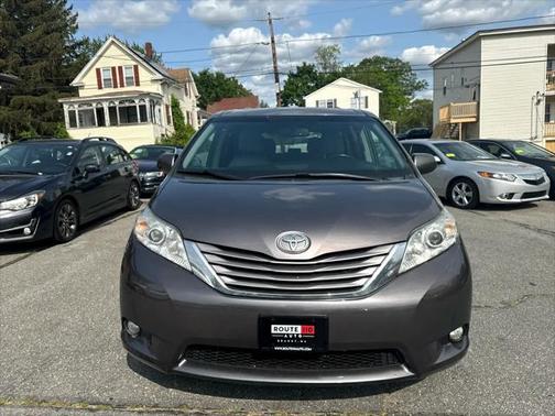 2016 Toyota Sienna XLE