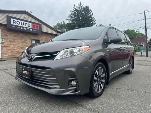 Predawn Gray Mica 2018 Toyota Sienna XLE