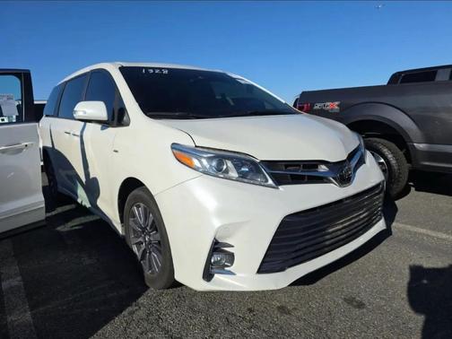 2018 Toyota Sienna XLE Premium