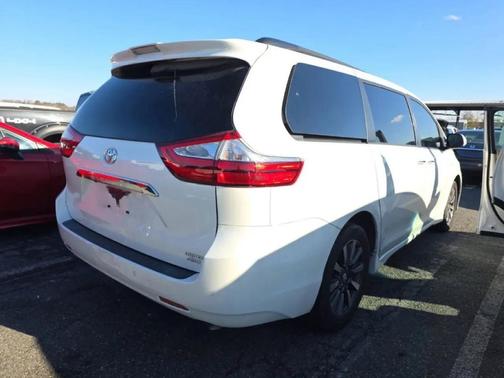 2018 Toyota Sienna XLE Premium