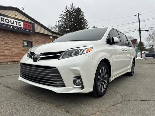 2018 Toyota Sienna XLE Premium