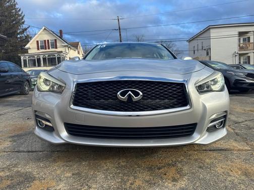 2015 INFINITI Q50 Base