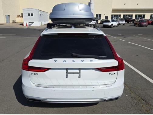 2018 Volvo V90 Cross Country T6