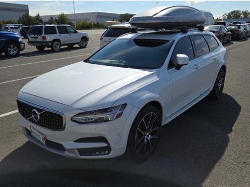 2018 Volvo V90 Cross Country T6