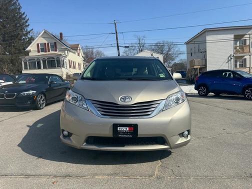 2017 Toyota Sienna XLE