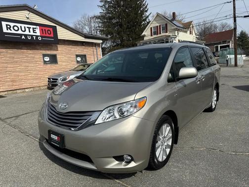 2017 Toyota Sienna XLE