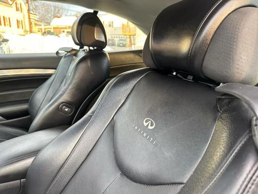 2014 INFINITI Q60 Base