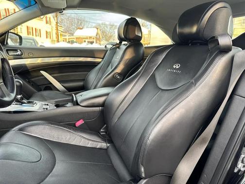 2014 INFINITI Q60 Base