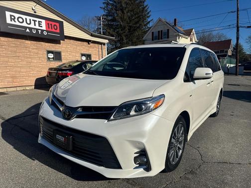 2018 Toyota Sienna XLE