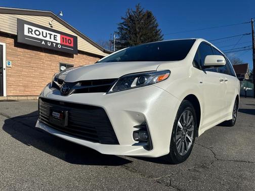 2018 Toyota Sienna XLE