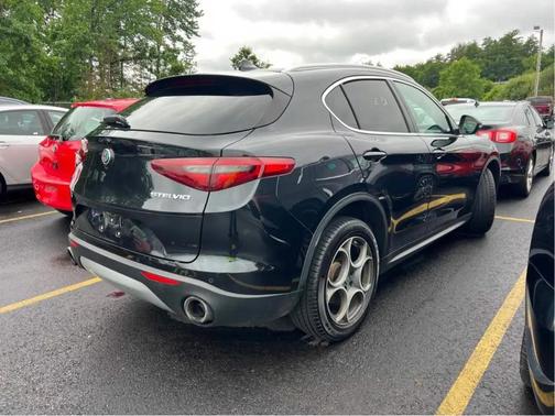 Vulcano Black Metallic 2018 Alfa Romeo Stelvio Ti