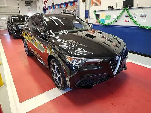Vulcano Black Metallic 2020 Alfa Romeo Stelvio Sport