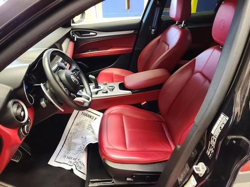 Vulcano Black Metallic 2020 Alfa Romeo Stelvio Sport