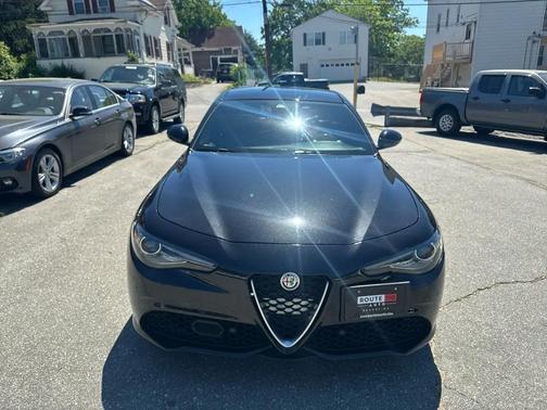 Vulcano Black Metallic 2020 Alfa Romeo Giulia Ti Sport