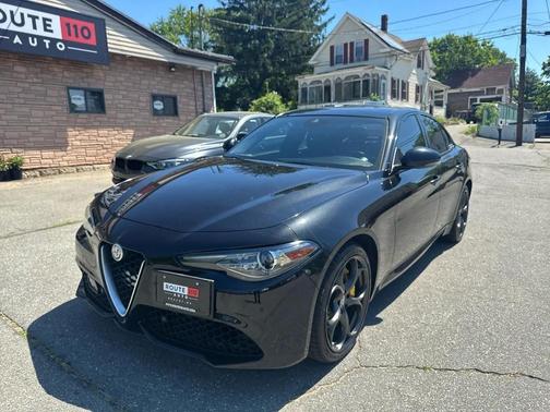 Vulcano Black Metallic 2020 Alfa Romeo Giulia Ti Sport