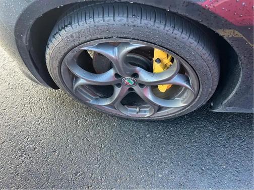 Vulcano Black Metallic 2020 Alfa Romeo Giulia Ti Sport