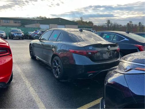 Vulcano Black Metallic 2020 Alfa Romeo Giulia Ti Sport