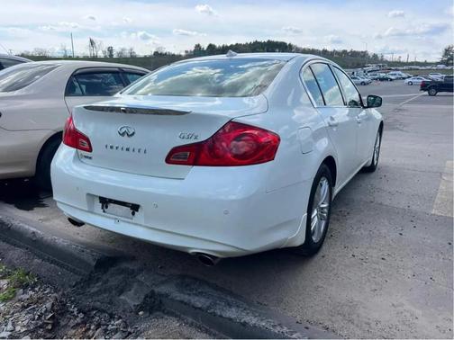 Moonlight White 2013 INFINITI G37x Base