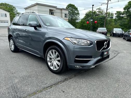 2016 Volvo XC90 T6 Momentum